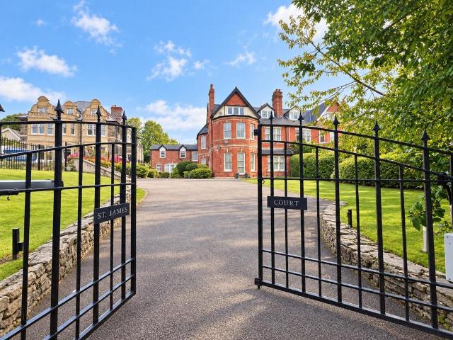 Flat for rent in Stow Park, Newport