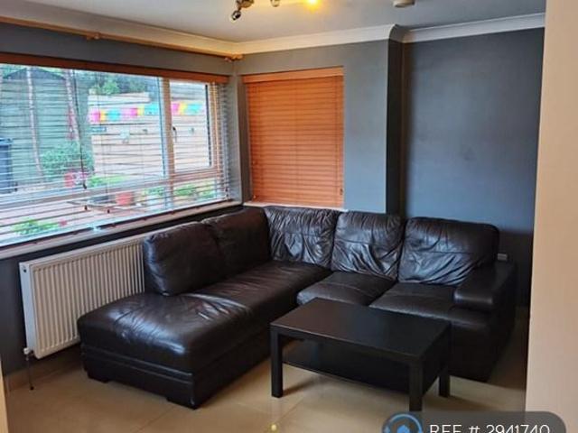 Flat for rent in Spring Park, Luton