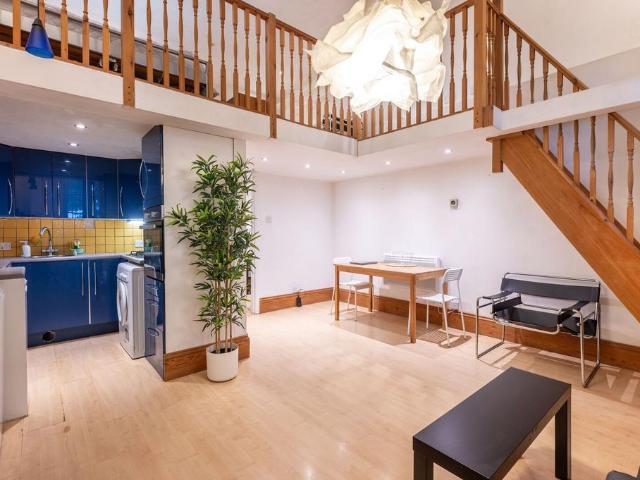 Flat for rent in Bayswater, Greater London