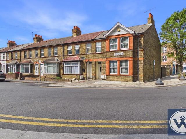 Flat for rent in Hayes, Greater London