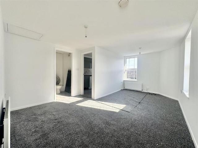 Apartment for rent in Brompton, Gillingham