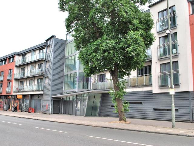 Flat for rent in Beckenham, Elmers End