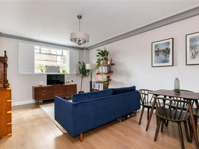 Apartment for rent in North Sheen, Greater London
