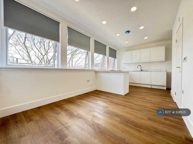 Flat for rent in Spring Park, Luton
