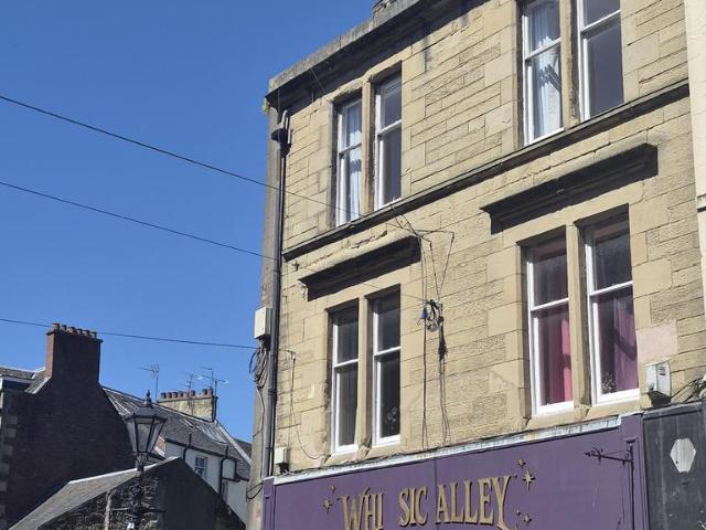 Flat for rent in Callendar Park, Scotland