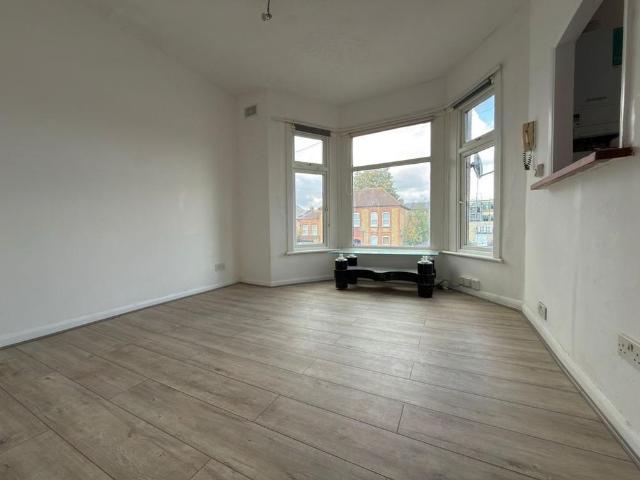 Apartment for rent in Gants Hill, Greater London