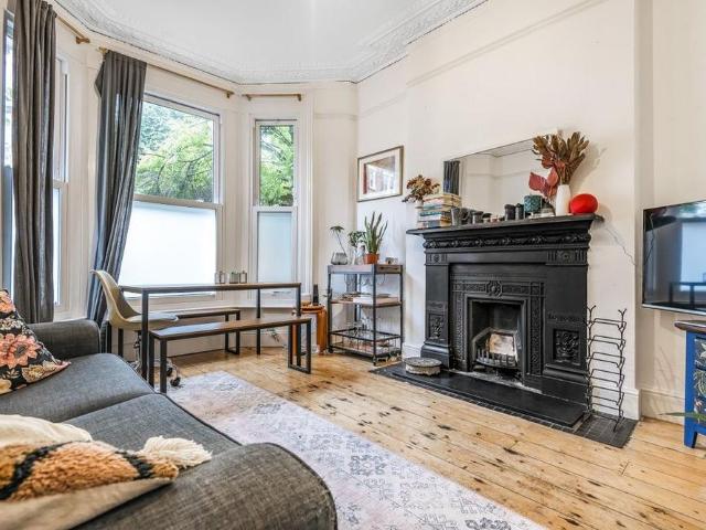 Apartment for rent in Stockwell Park, Greater London