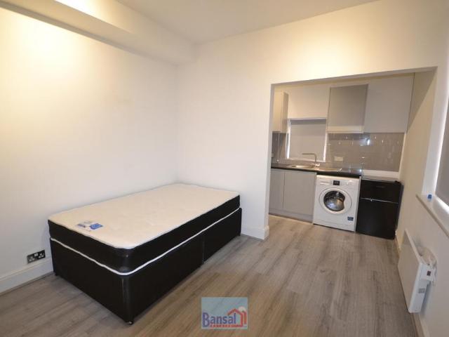 Flat for rent in Spon End, West Midlands