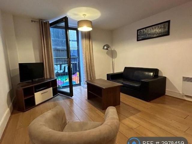 Flat for rent in Calderstones