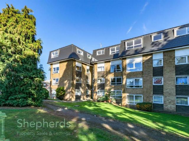 Flat for rent in Hoddesdon, Broxbourne