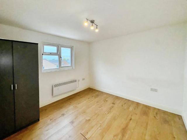 Apartment for rent in New Parks, Old Wharf