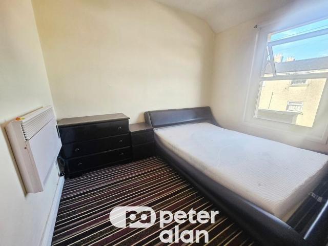 Apartment for rent in Nangreaves, Wales
