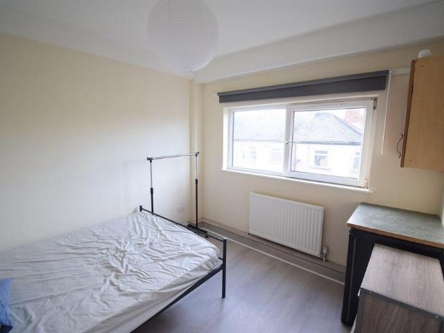 Apartment for rent in Llandough