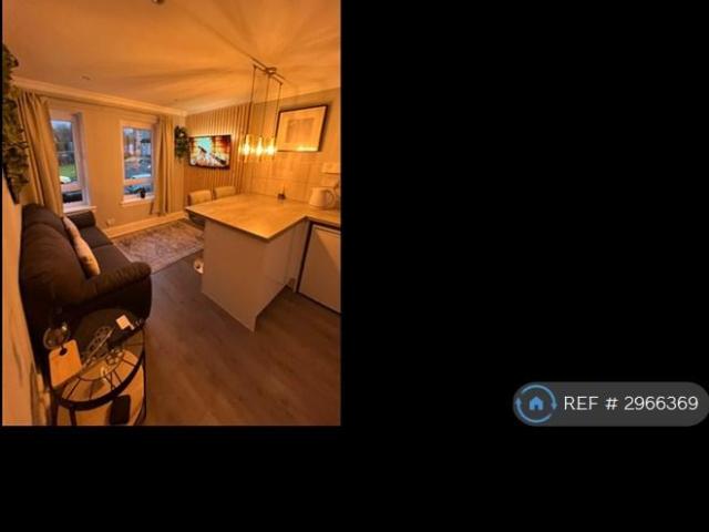 Flat for rent in West Craigs, Scotland