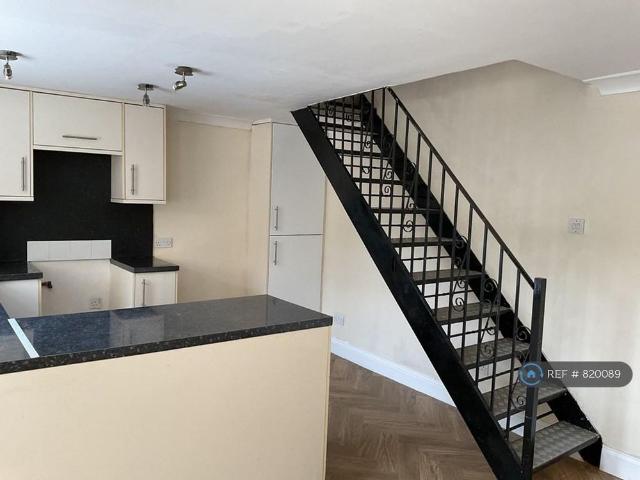 Apartment for rent in Oxenden, The Bridge