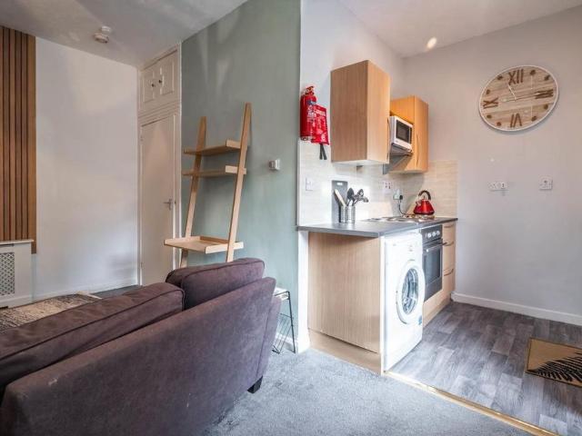 Apartment for rent in Low Waters, Hamilton