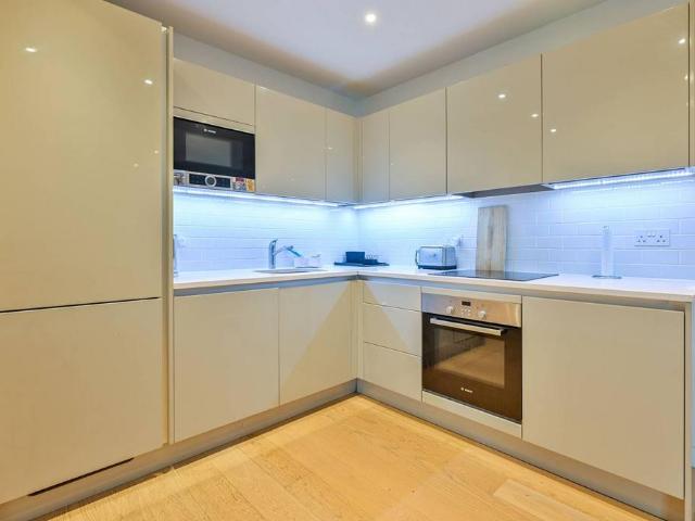 Flat for rent in Elephant and Castle, Greater London