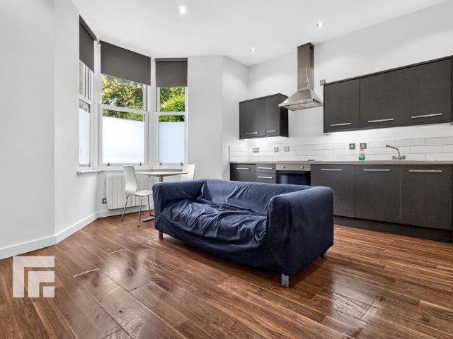 Flat for rent in Falcon Lodge, Wales