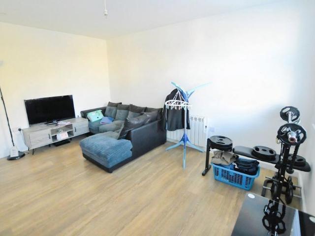 Apartment for rent in St Albans, Five Acres