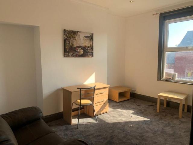 Apartment for rent in Woodhouse, West Yorkshire