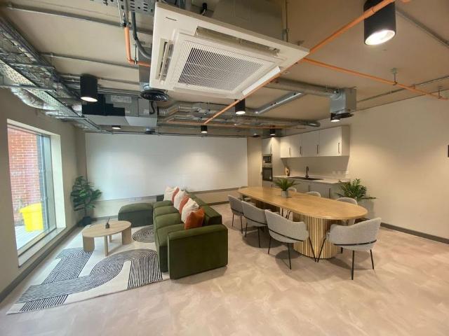 Apartment for rent in Deeplish, Burnedge