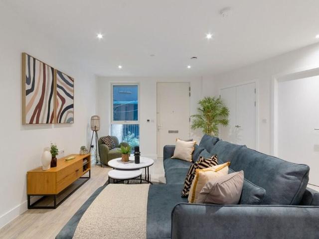 Apartment for rent in London Borough of Hounslow, Heston