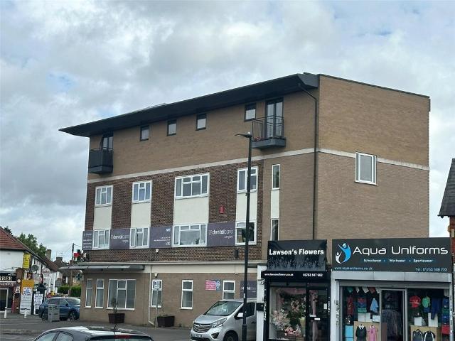 Flat for rent in Slough