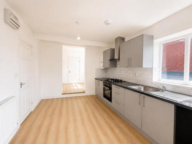 Flat for rent in Tat Bank, Oldbury