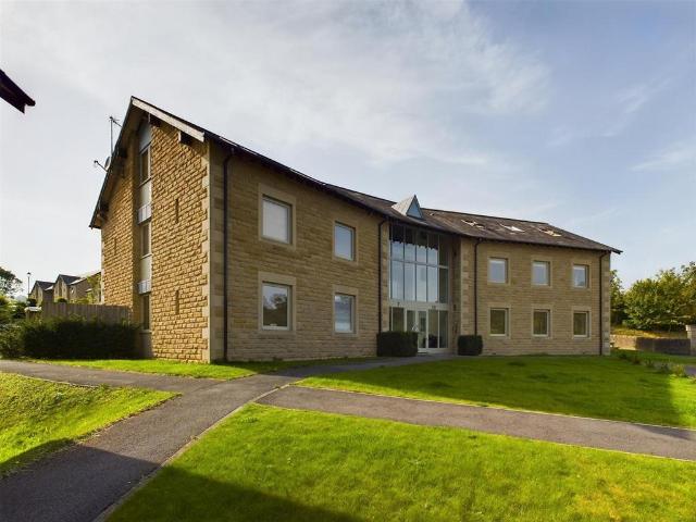 Flat for rent in Froggatt, East Midlands