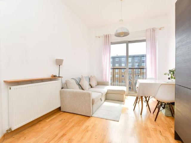 Apartment for rent in London Borough of Sutton, Greater London
