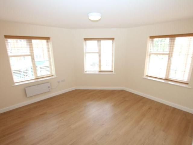 Apartment for rent in Beaconsfield, Knotty Green