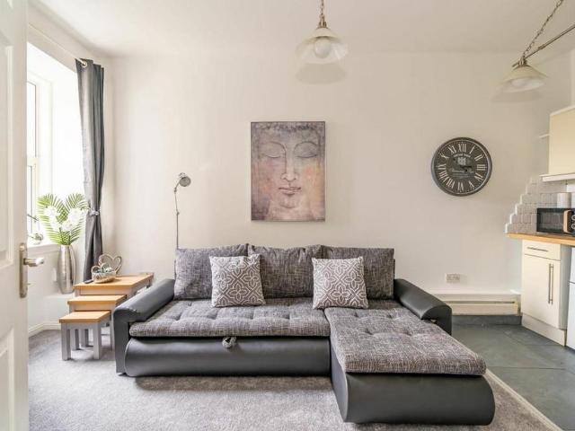 Apartment for rent in Hillside, City of Edinburgh