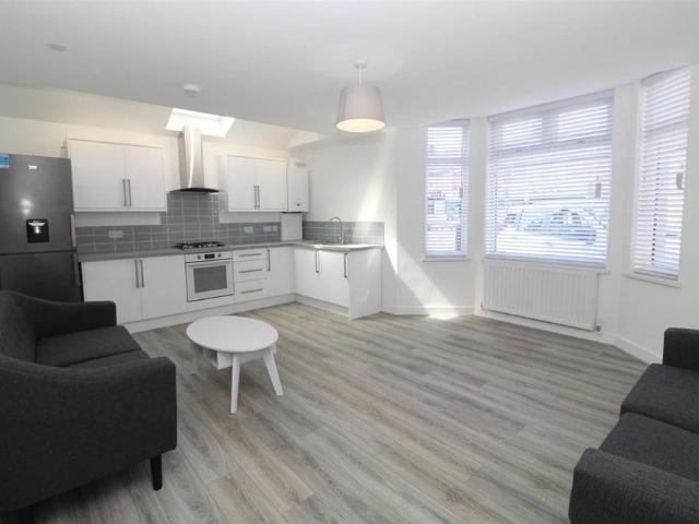 Apartment for rent in Falcon Lodge, Wales