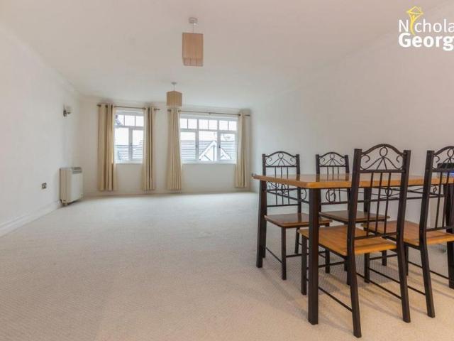 Apartment for rent in Wake Green, Birmingham