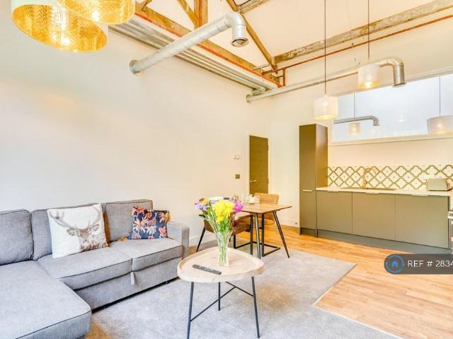 Flat for rent in Cowlersley, Quarmby