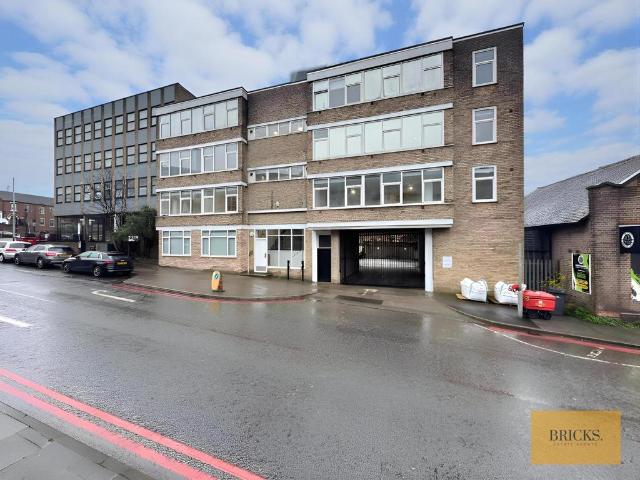 Flat for rent in Spring Park, Luton