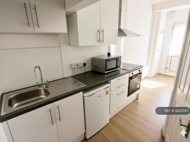 Flat for rent in Alton Barnes, Essex