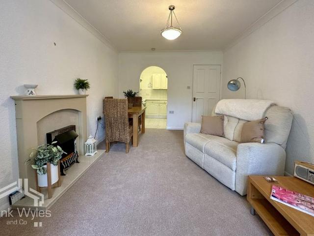Apartment for rent in Holywell, The Slade