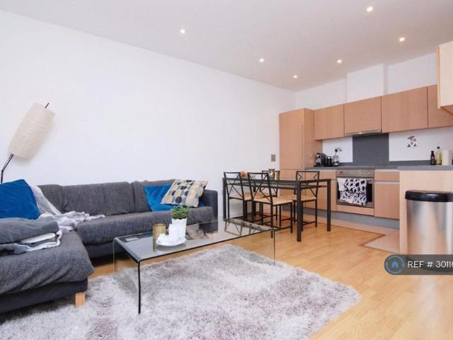 Apartment for rent in London Borough of Ealing, Greater London