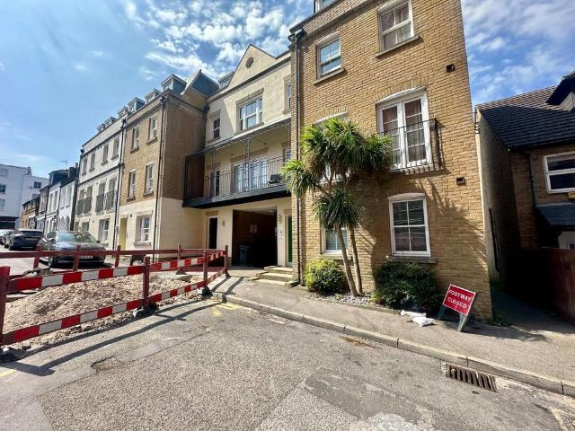 Flat for rent in East Cliff, Acol