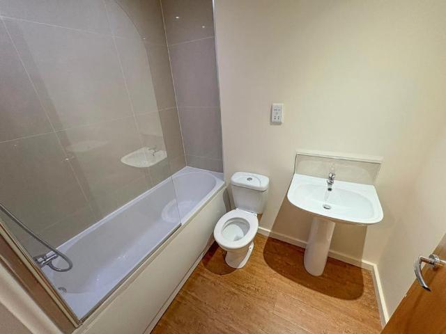 Apartment for rent in Burnedge, Greater Manchester
