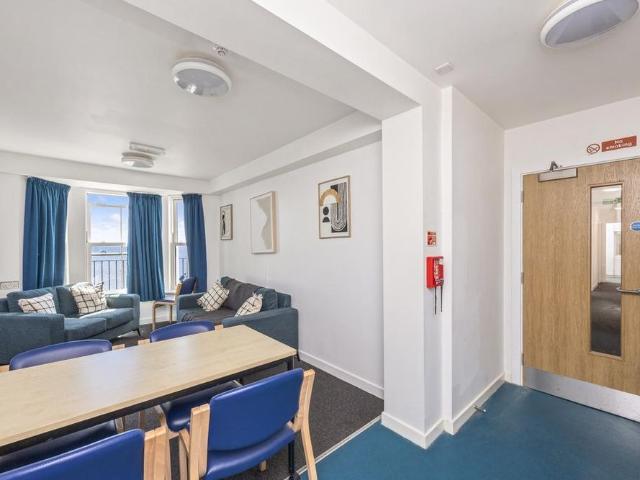 Room for rent in Round Hill, Brighton