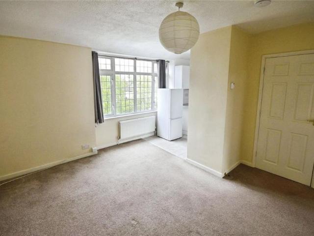 Apartment for rent in Tolworth, Greater London