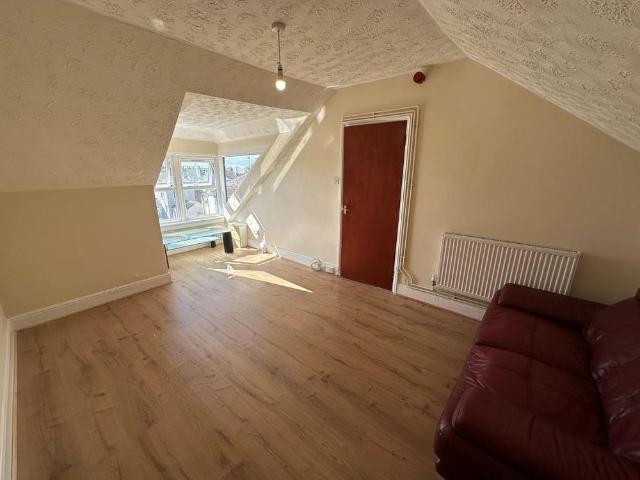 Apartment for rent in Southtown, Stokesby