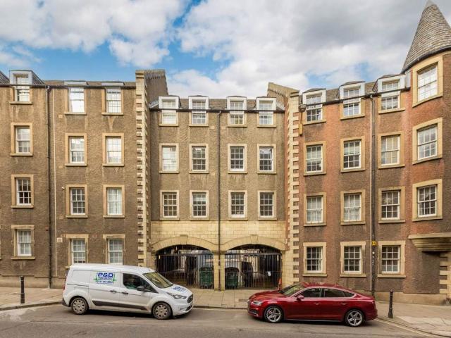 Flat for rent in Lauriston, Scotland
