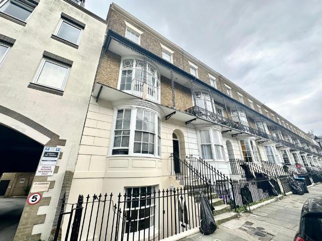Flat for rent in East Cliff, Acol