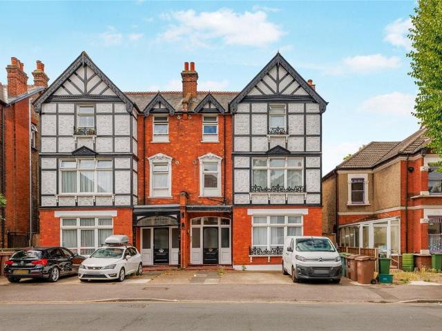 Flat for rent in Greater London