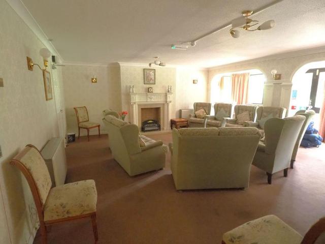 Apartment for rent in Charlesworth, East Midlands