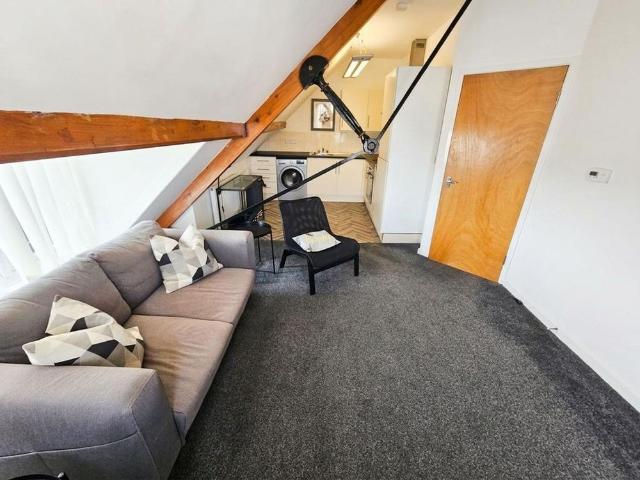 Apartment for rent in Charlesworth, East Midlands