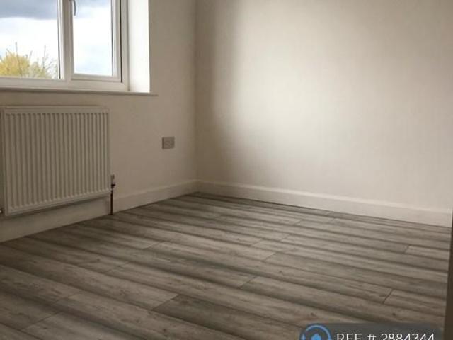 Apartment for rent in Outwood Gate, Bury